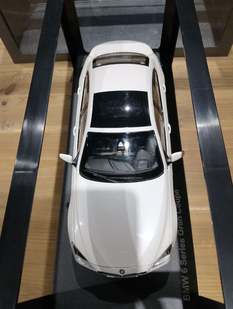1/18  6シリーズ　グランクーペ　ディーラー品　ミニカー　ホワイト