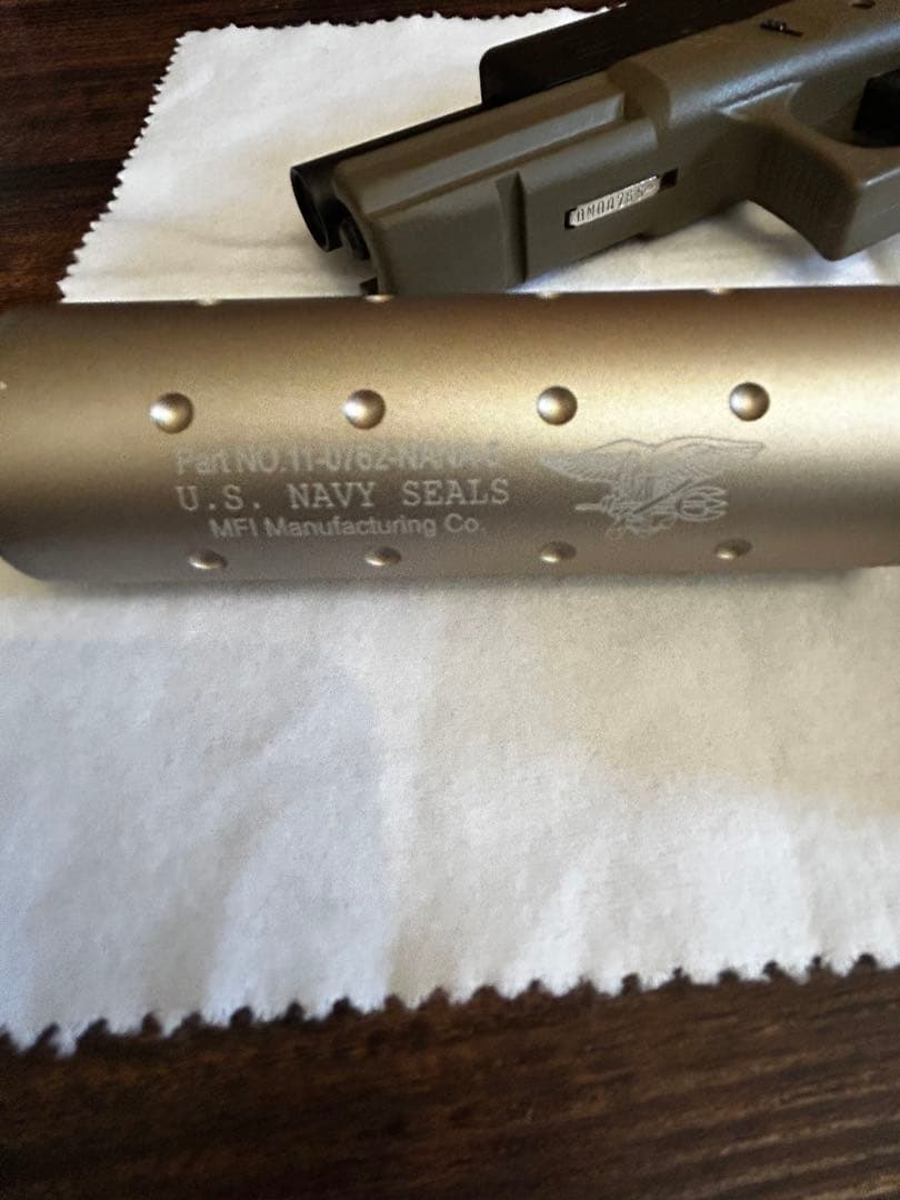 東京マルイ グロック17 gen3 カスタム　サプレッサー付き