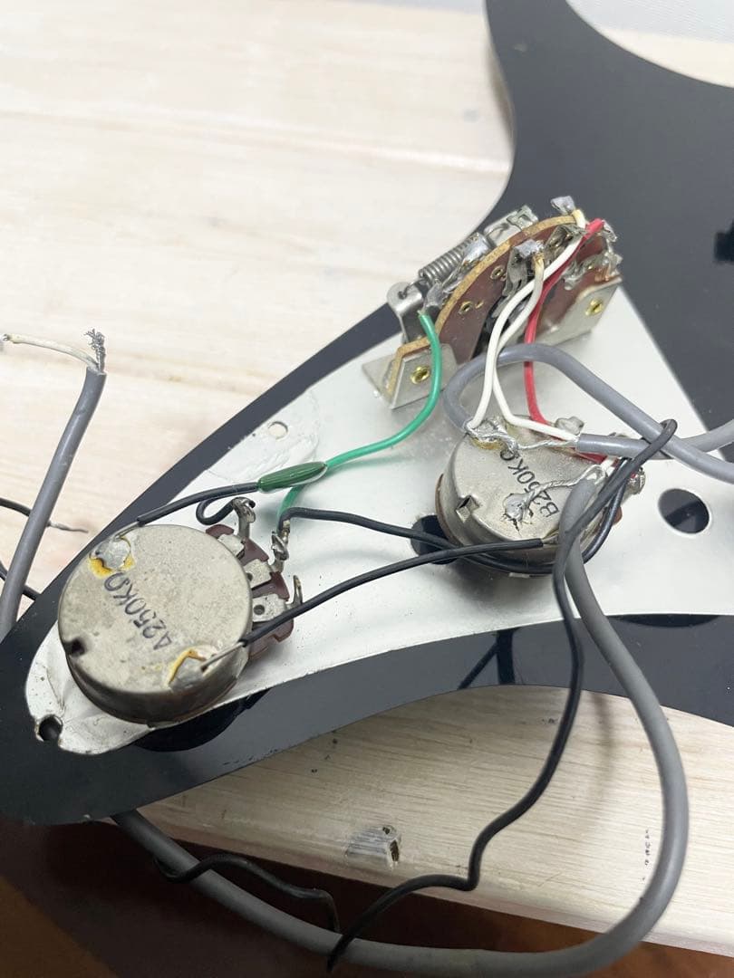 未完成　フェルナンデス　80'sストラトキャスター