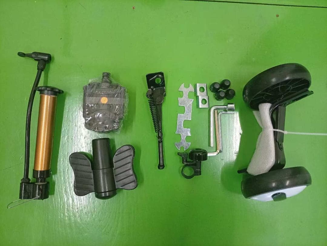 新品未使用 3in1 子供自転車 キックバイク 12インチ GREEN色