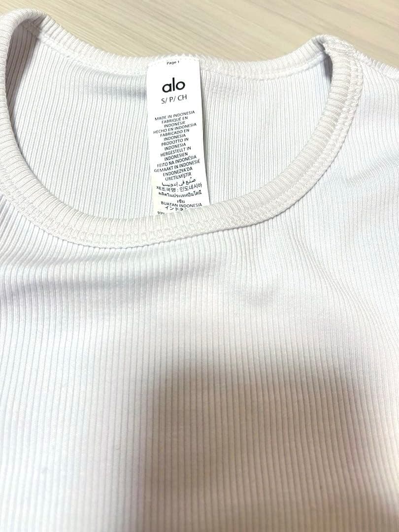 【タグ付　新品未使用】alo アロ　リブモーダル長袖　ロングスリーブ　ホワイト