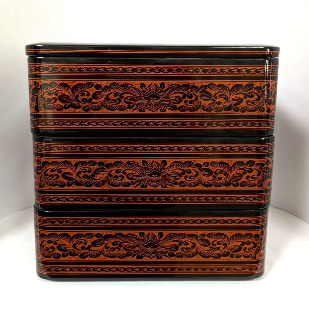 お正月に　お祝いに　きんま漆器 重箱 3段 台付　変わり文様　伝統工芸品サイズ大
