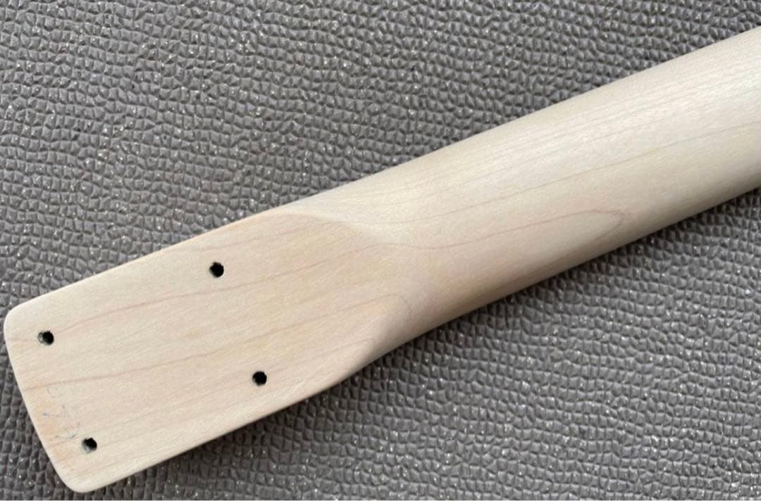 ストラトキャスタータイプ / 未塗装 21F ネック