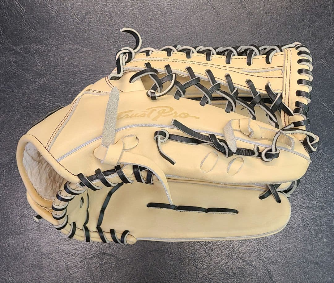 xanax TRUST 軟式グローブ ベージュ 収納袋付き　外野手　右投用