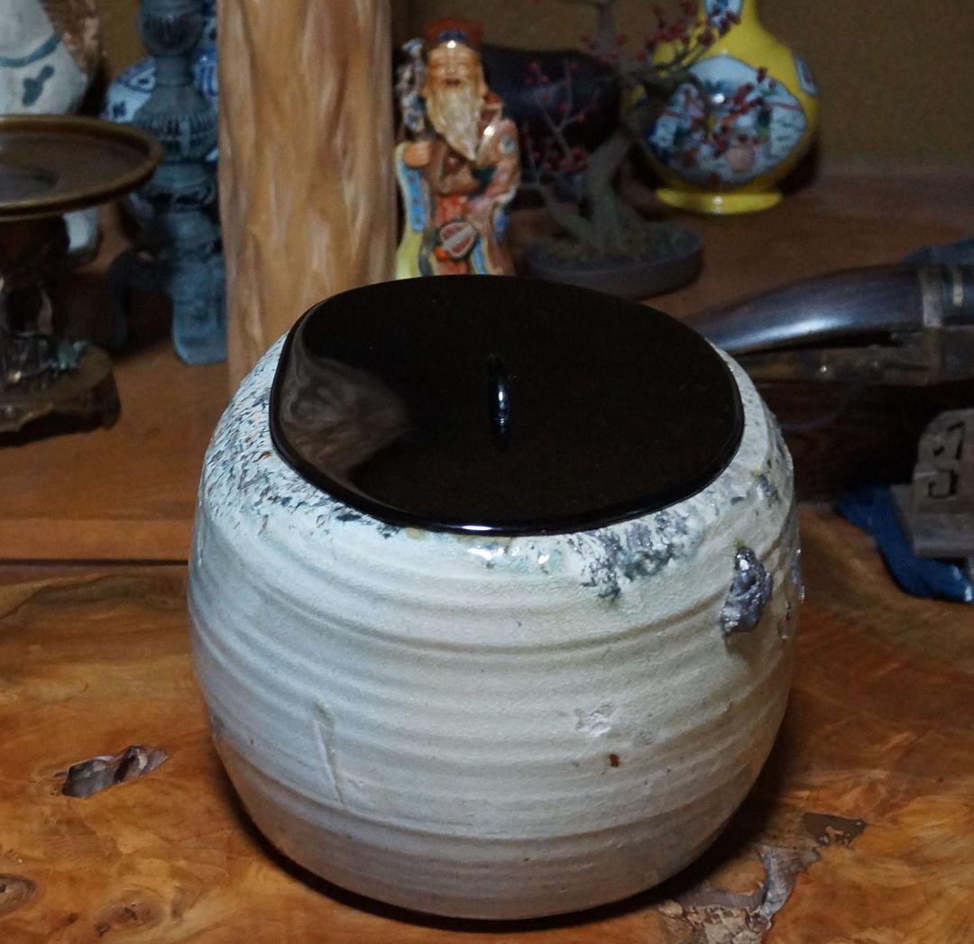 萩焼 大型 水指 木製蓋 三つ足 在銘 / 茶事 茶道具