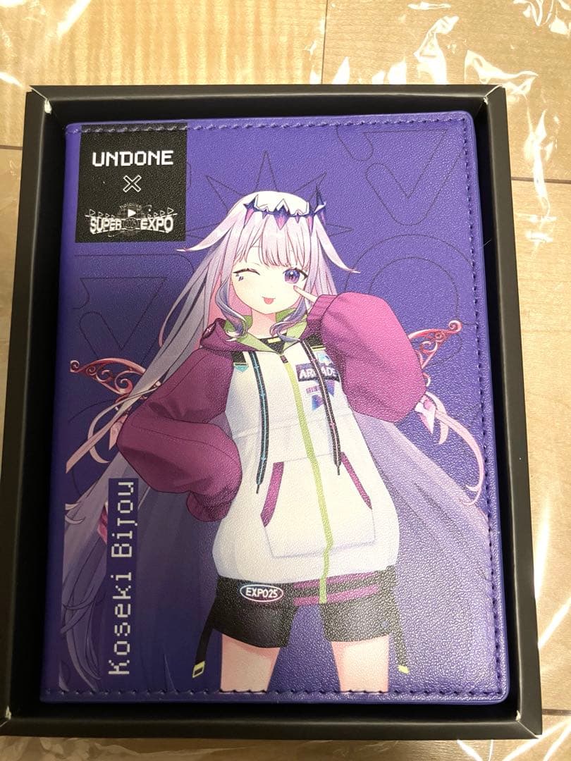 UNDONE パスポートケース　古石ビジュー　ホロライブ