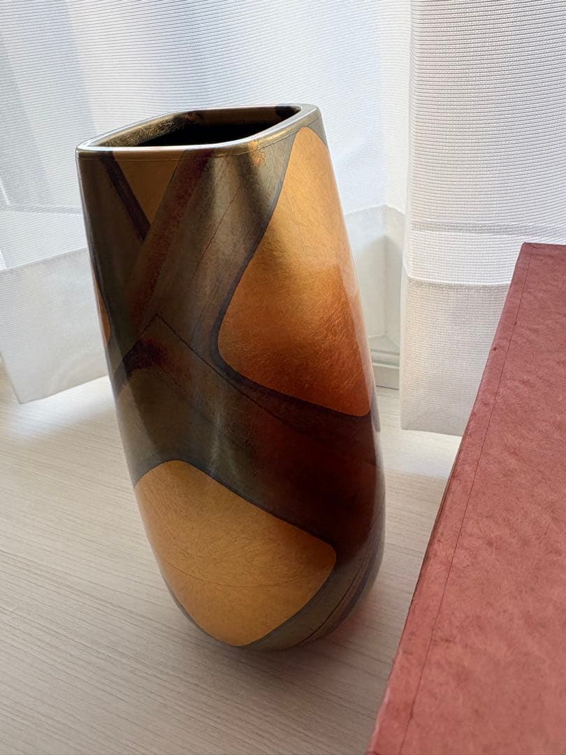 金箔の花瓶　壺