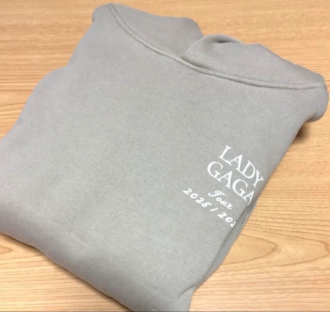 【新品未使用】 LADY GAGA THE MAYHEM BALL 公式パーカー
