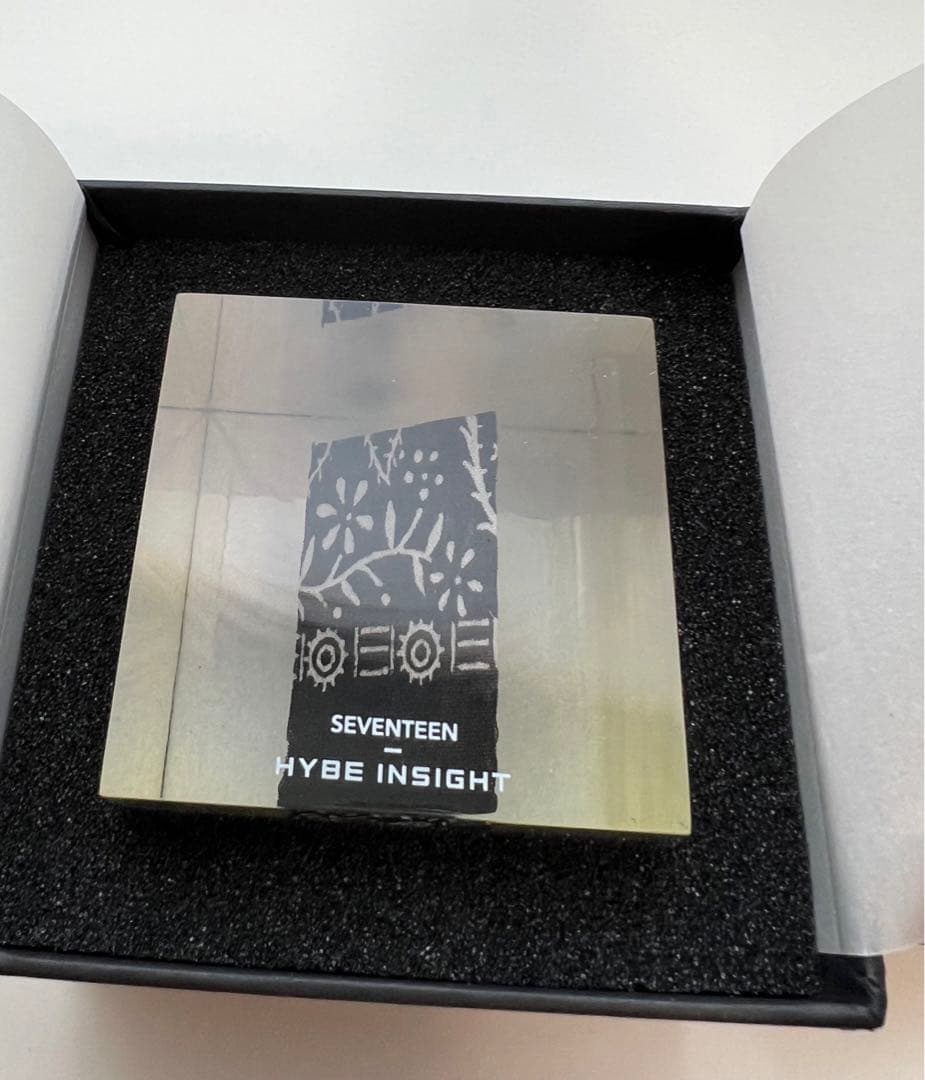 HYBE INSIGHT SEVENTEEN 衣装 キューブ ジョシュア
