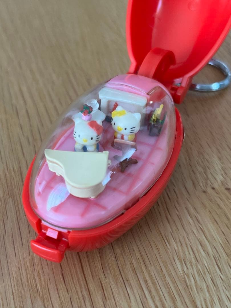 ハローキティ　動くキーホルダー　ポケットクリッター　Hellokitty レトロ