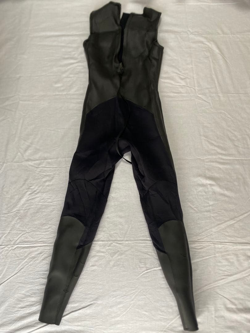 ウェットスーツ　PLAINS