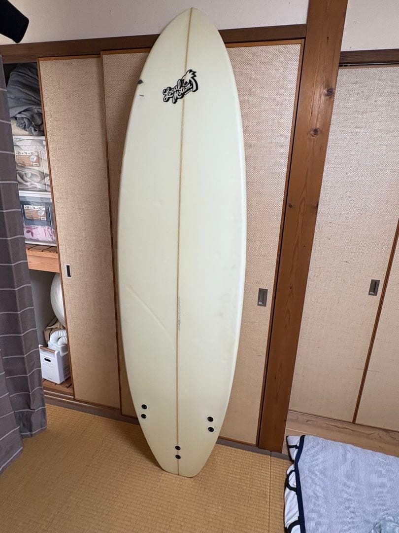 ホワイト ファンボード ラウンドスカッシュテール6.6簡易修理済み