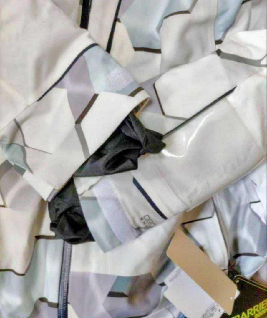 新品タグ付き Phenix フェニックス ウエア 上下