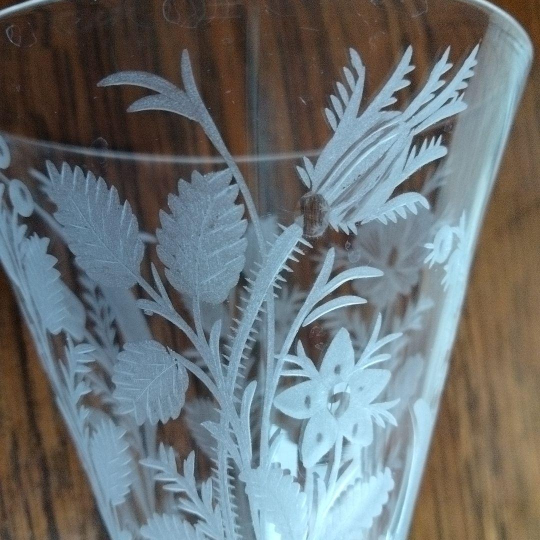 美品、まとめ買い歓迎、サンドブラストのフラワーモチーフのグラス。値下げ