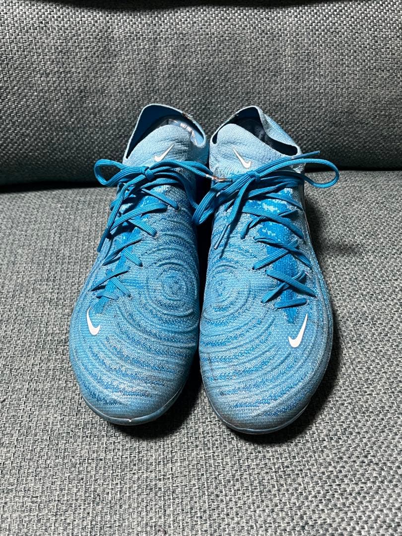 サッカースパイクNIKEファントムGX2