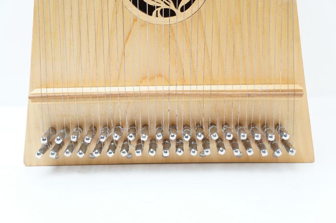 プサルタリー　37弦　弦楽器