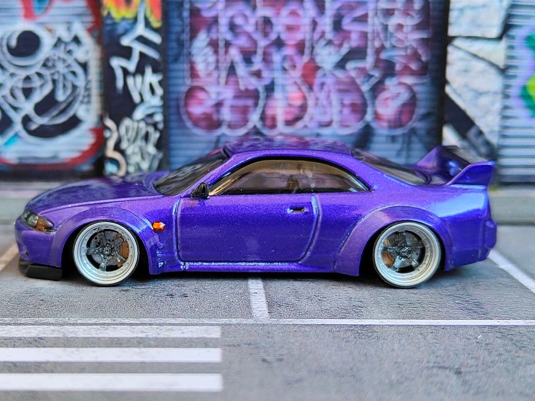トミカ改造 日産 R33 GTR オーバーフェンダー 紫 深リムホットウィール