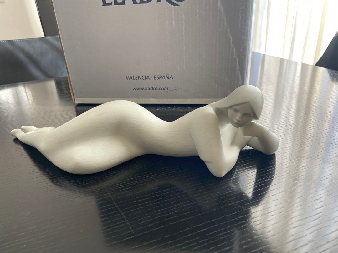 リヤドロ　メモリー　aura collection　彫刻風