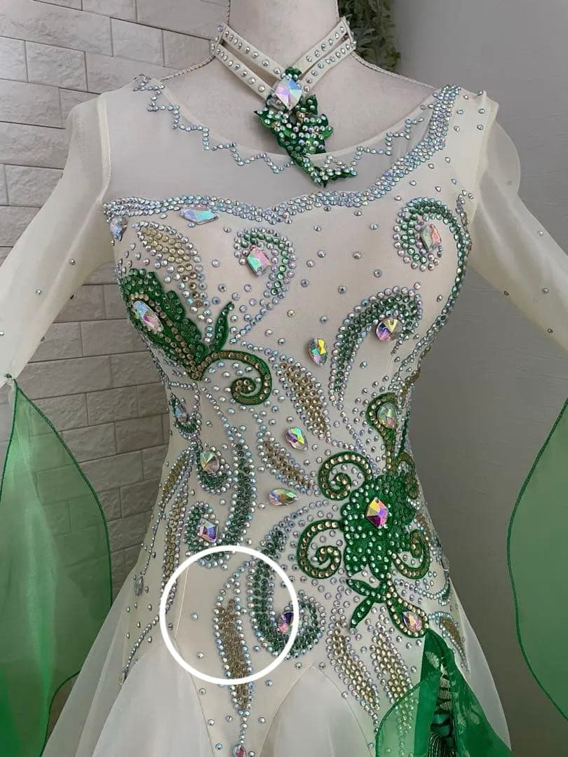 社交ダンス　スタンダードドレス ⭐️クリーム色&グリーン