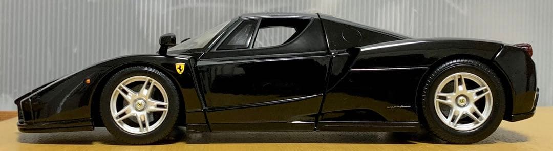 希少ブラック 100% ホットウィール エンツォ フェラーリ 1/18