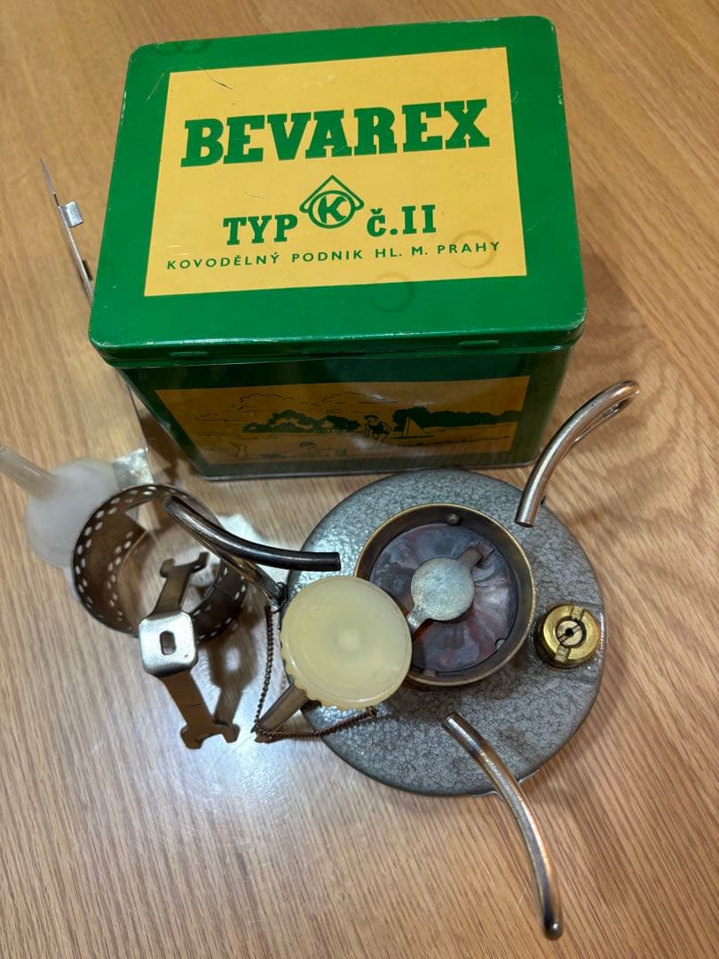 チェコスロバキア製　Bevarx Ⅱ ホエーブス725クローン 1960年代