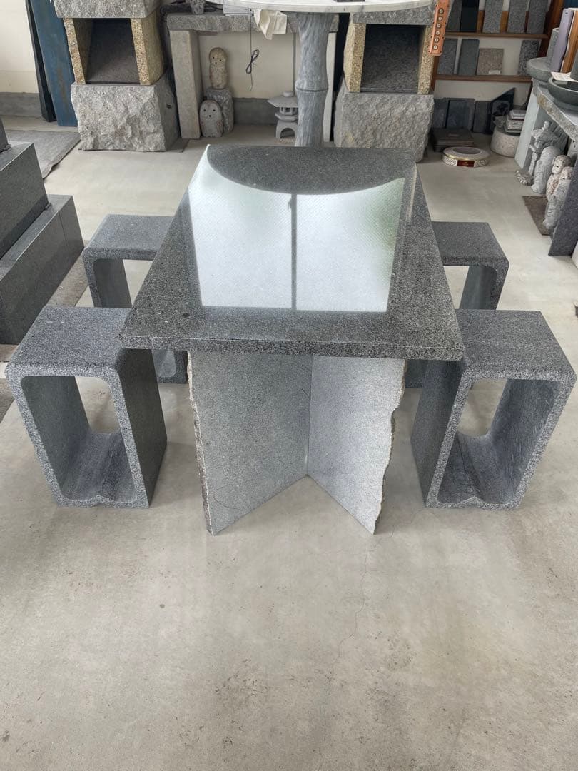 ガーデンテーブル　ガーデニングチェア　庭