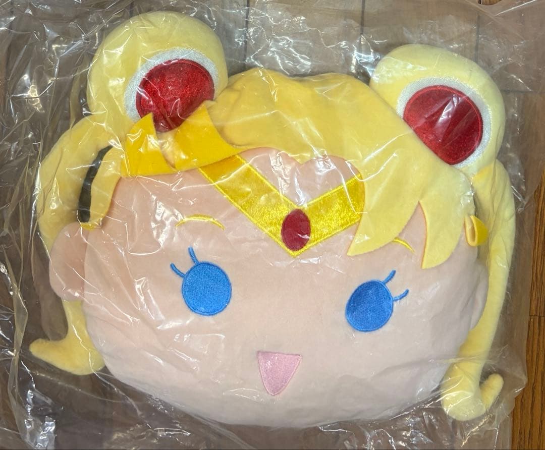 601ぬ　セーラームーン　ストア　もちもちフェイスクッション　お顔　うさぎ