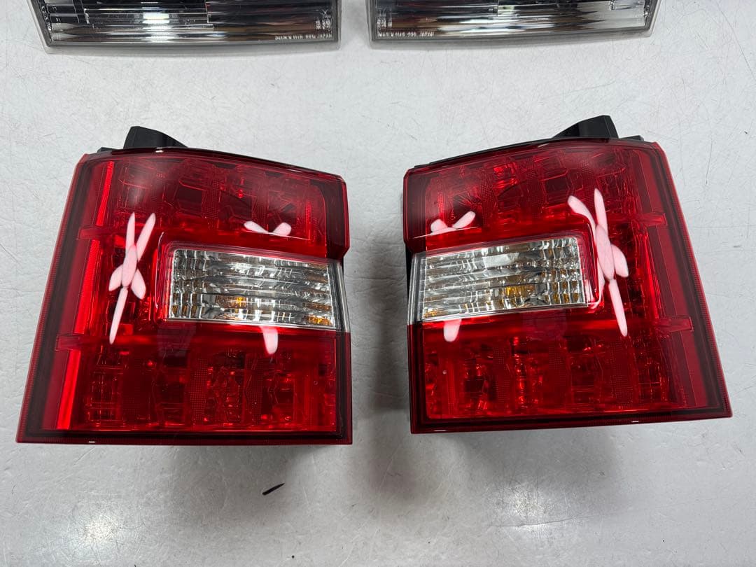 デリカD:5 左右 テール ライト テールランプ 5点セット