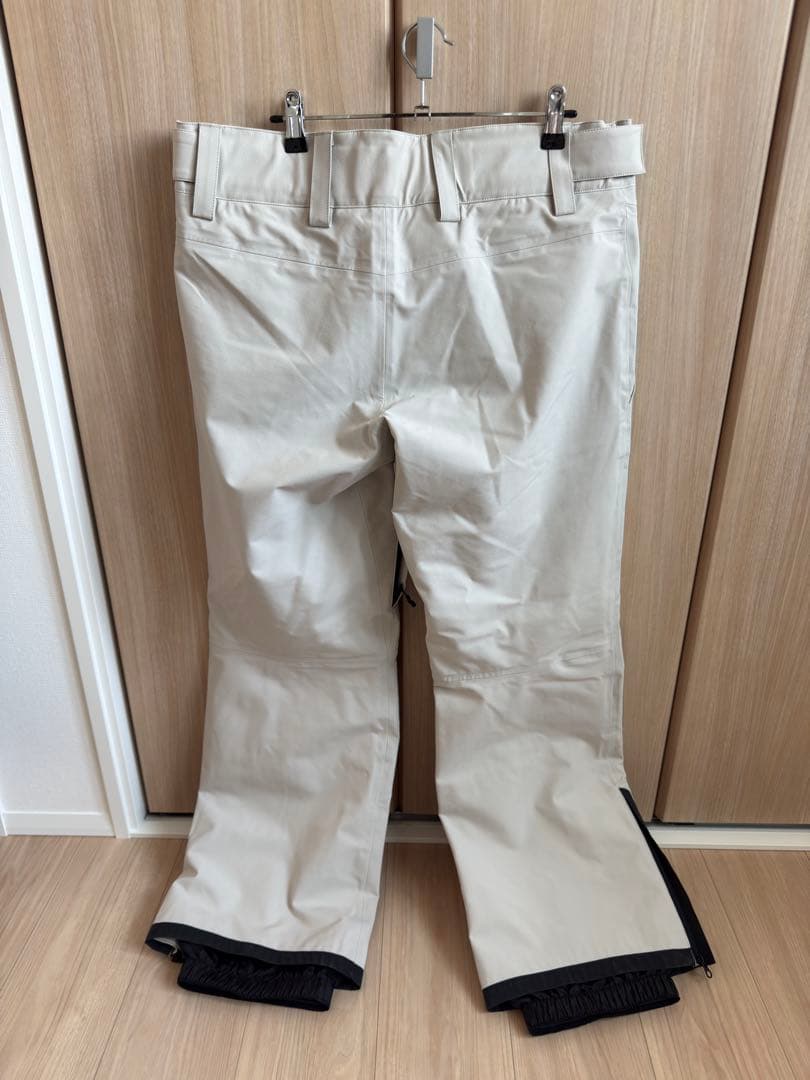 新品未使用　ヨネックス　A3　上下セット　ジャケット　パンツ　グレージュ