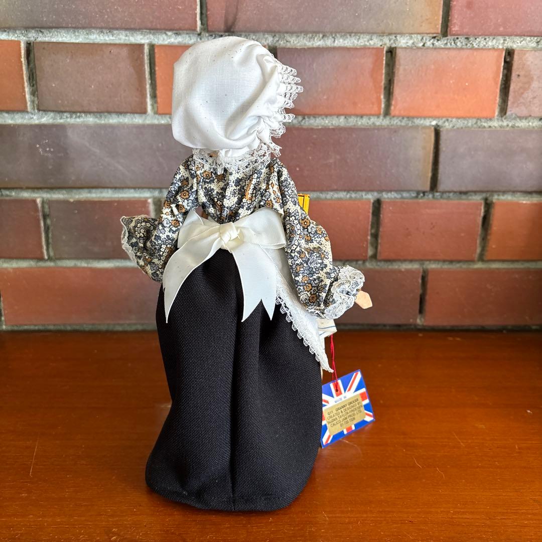 maxico です。Granny Sweet Seller Doll 《G