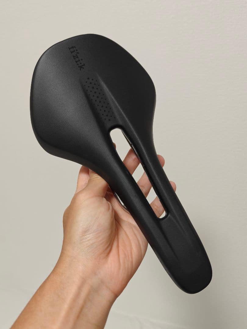 Fizik Vento Antares R3 サドル R3 140mm