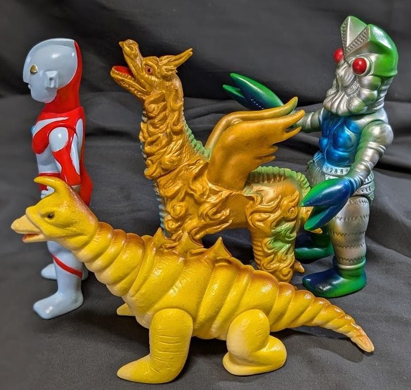 ウルトラマン＆バルタン星人他登場怪獣（ブルマァク復刻）ソフビフィギュア４体セット