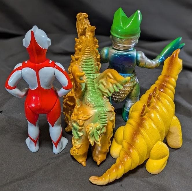 ウルトラマン＆バルタン星人他登場怪獣（ブルマァク復刻）ソフビフィギュア４体セット