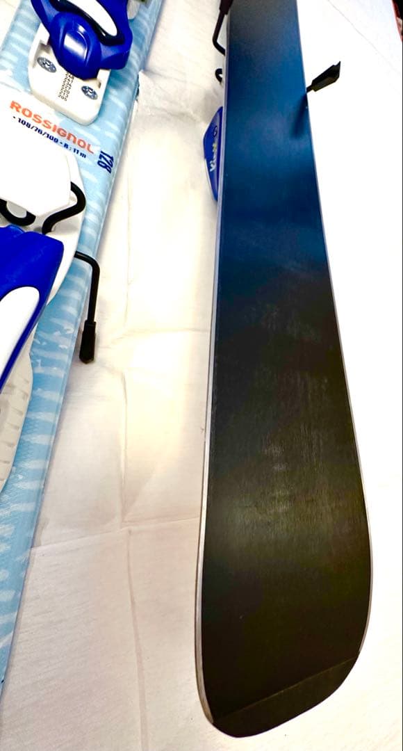 新品未使用 ROSSIGNOL ミニオンデザインスキーセット　128㎝