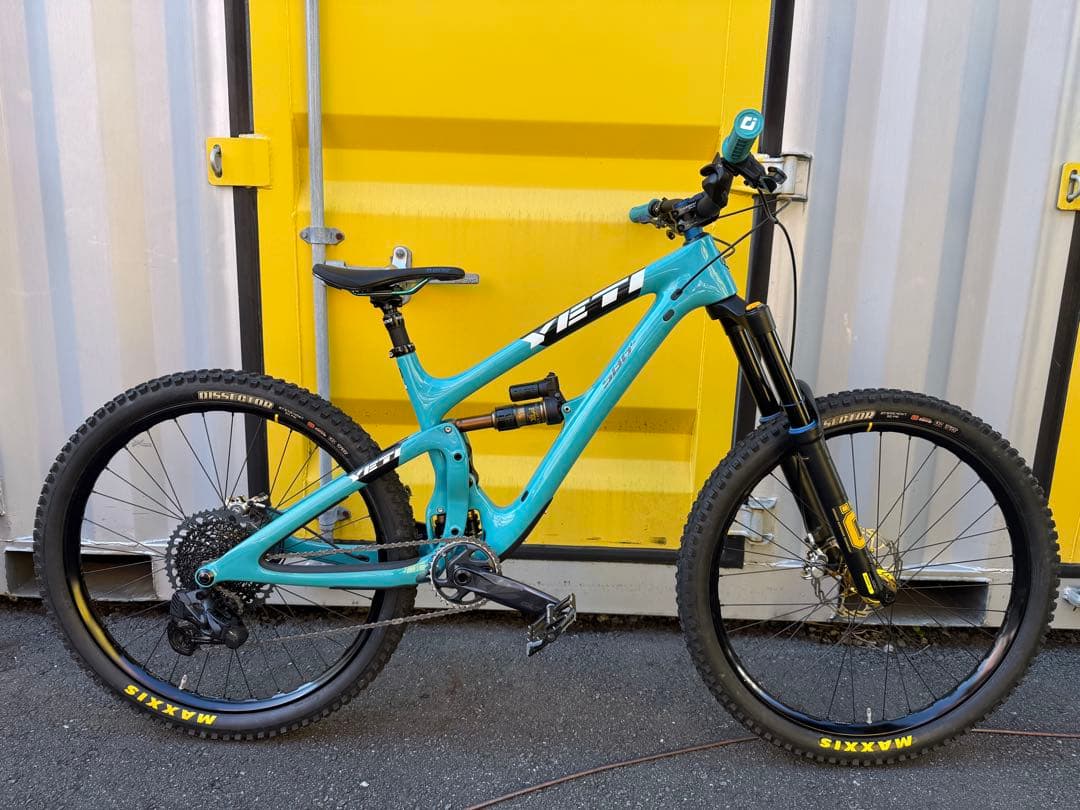 YETI SB6C クリスキング限定ゴールド ほぼ未使用 総額100万超