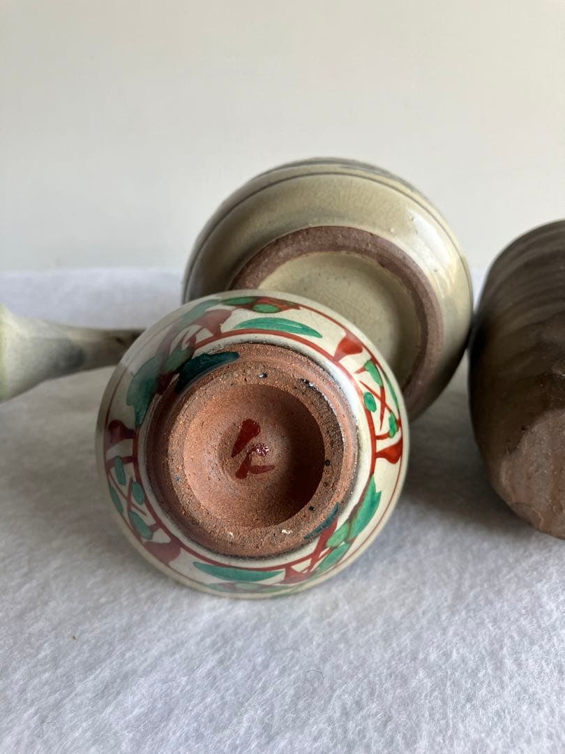 壺屋やちむん４個　カラカラ　渡名喜瓶　ぐい呑み　ウニヌティ　民芸酒器　沖縄