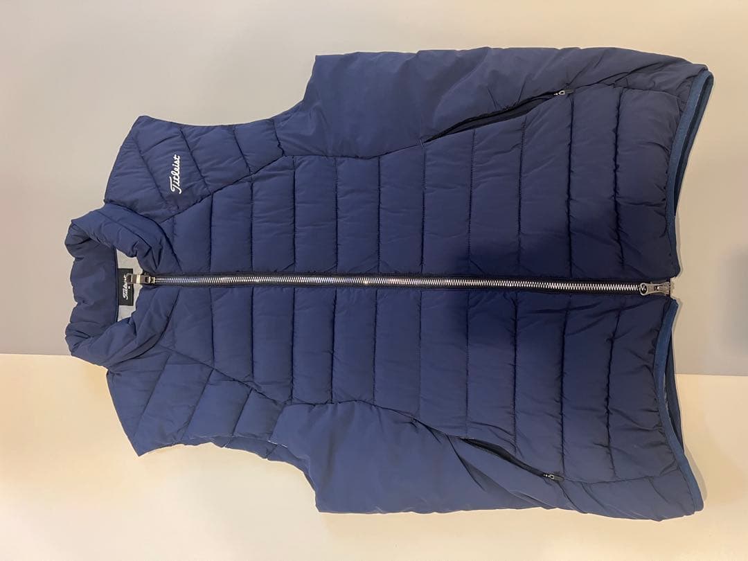 タイトリスト　ダウンベスト　ネイビー