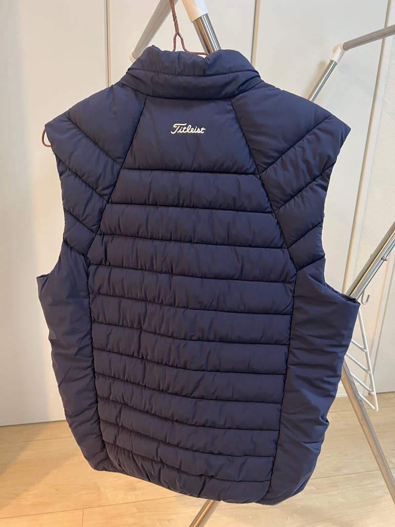 タイトリスト　ダウンベスト　ネイビー
