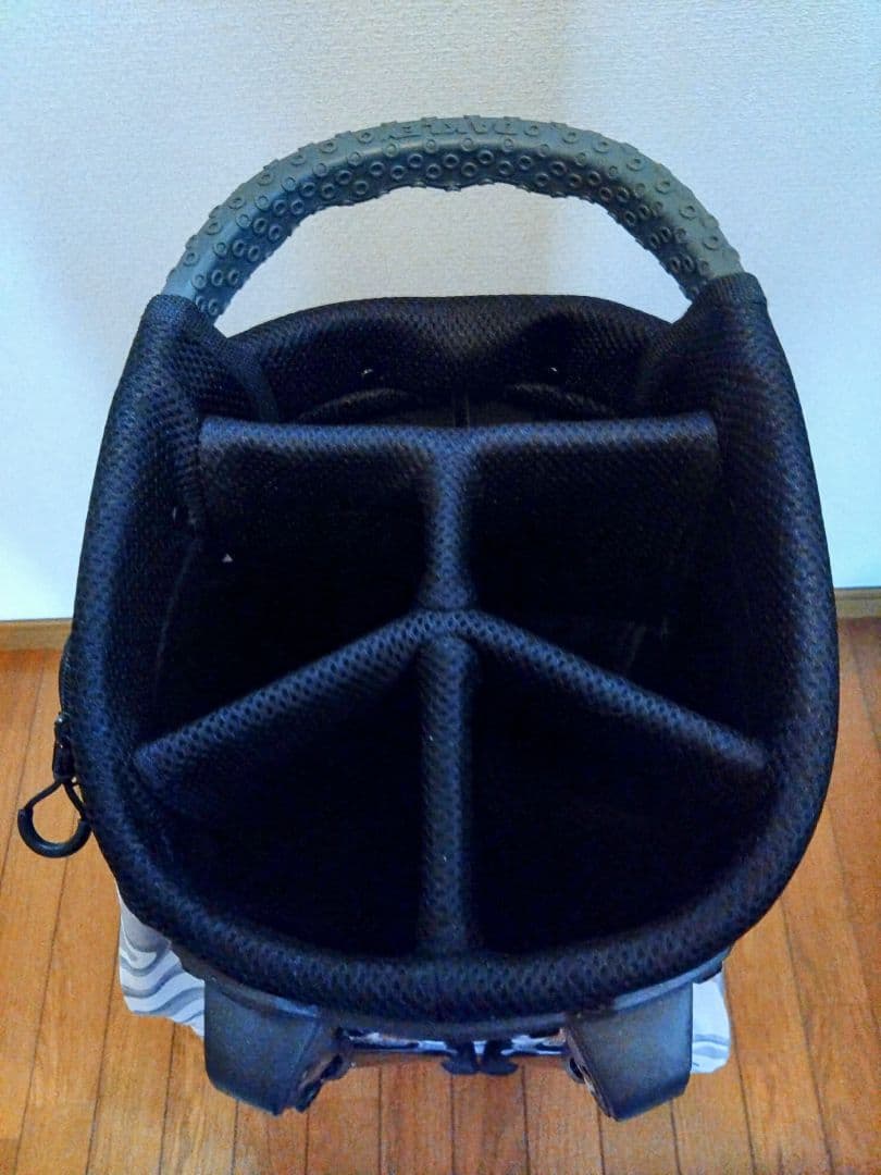 OAKLEY 迷彩キャディバッグ　スタンド式9.5型超軽量【美品】