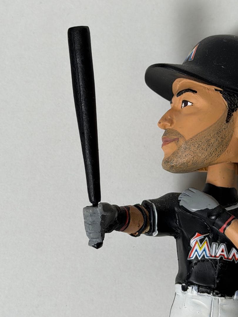 イチロー マーリンズ球場限定配布　カウンター付きボブルヘッド 首振り人形