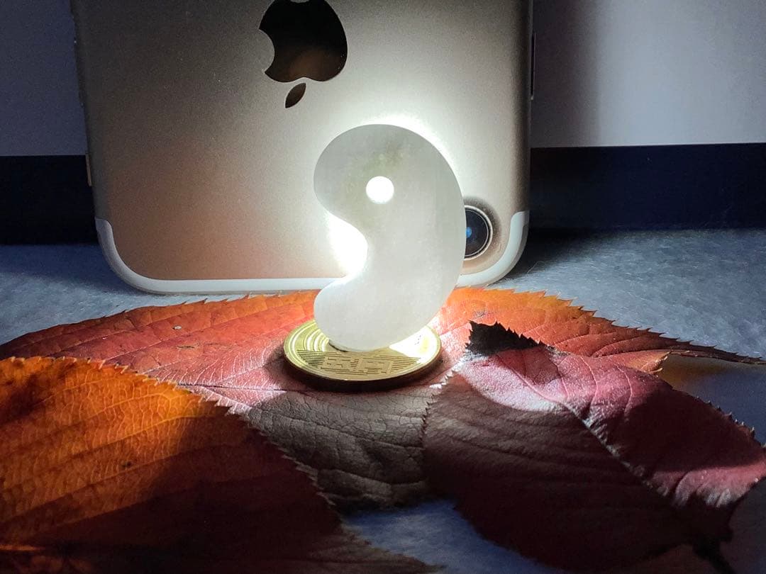 ⭕️お値段ご遠慮無く‼️　糸魚川翡翠勾玉の白翡翠お探しの方　卸しお値段にて　お早目に