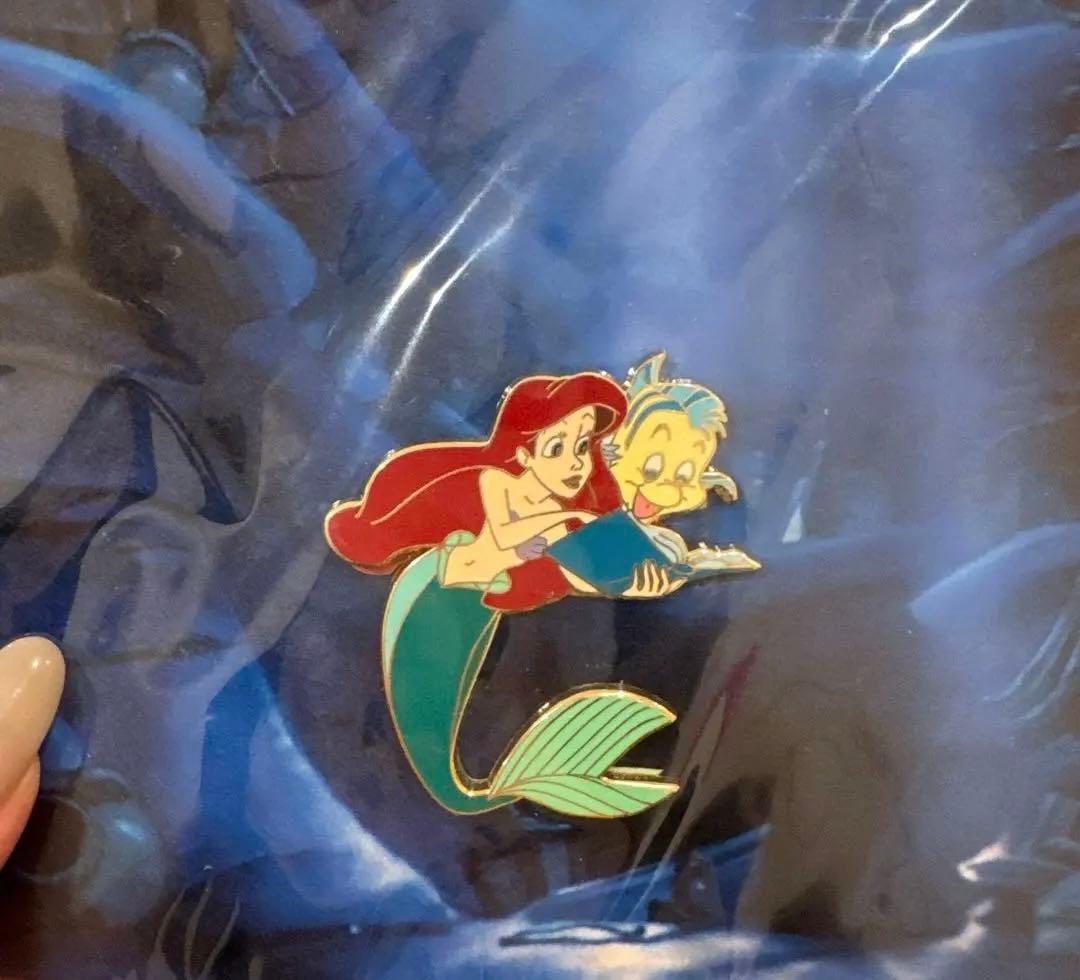 ディズニーリトルマーメイド　ピンバッジ　アリエル　フランダー　ピンズLE1000