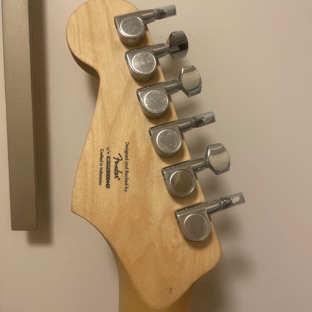 Squier Stratocaster エレキギター限定カラーストラップカポ付き