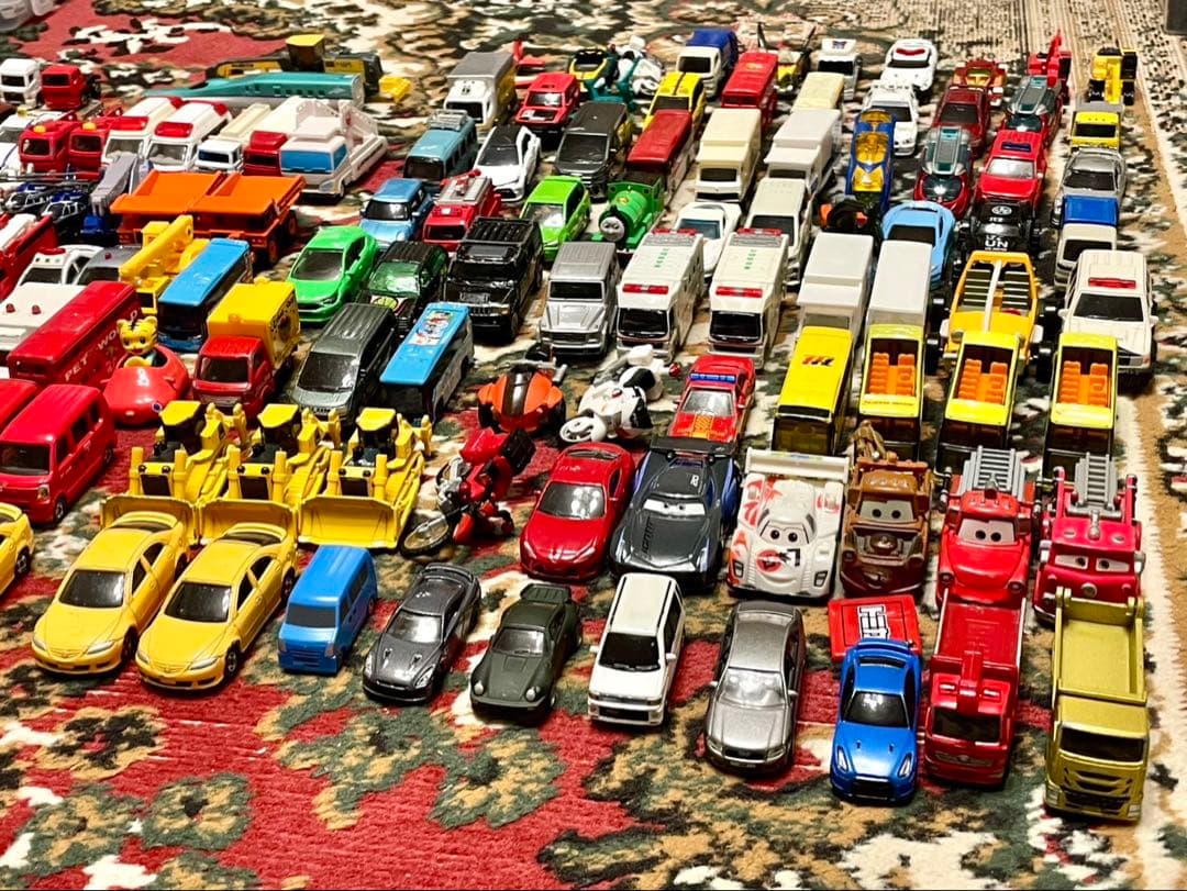 ジャンク品　ミニカー　約140台＋18台　まとめ売り