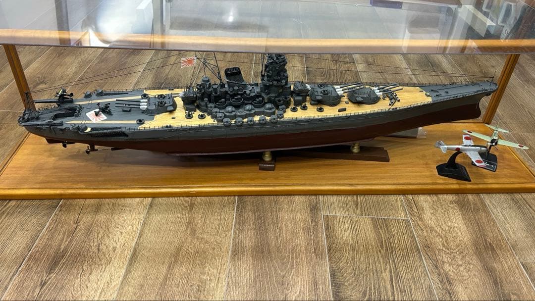 【美品】艦船モデル 1/700 スケール ディスプレイケース付き
