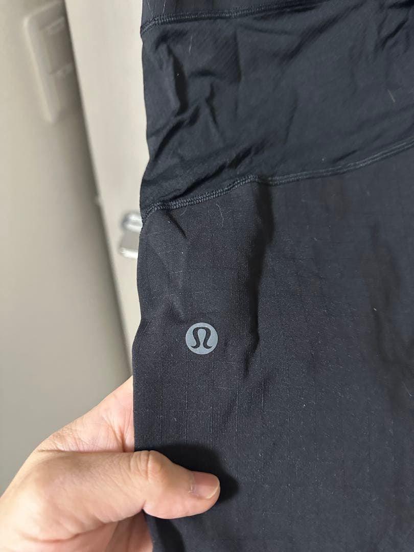 新品 Lululemon ブラックレギンス ポケット付き
