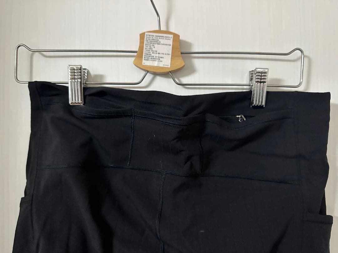 新品 Lululemon ブラックレギンス ポケット付き