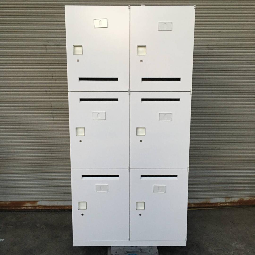 okamura 6人用ロッカー 全室鍵付き 充電コンセント付き