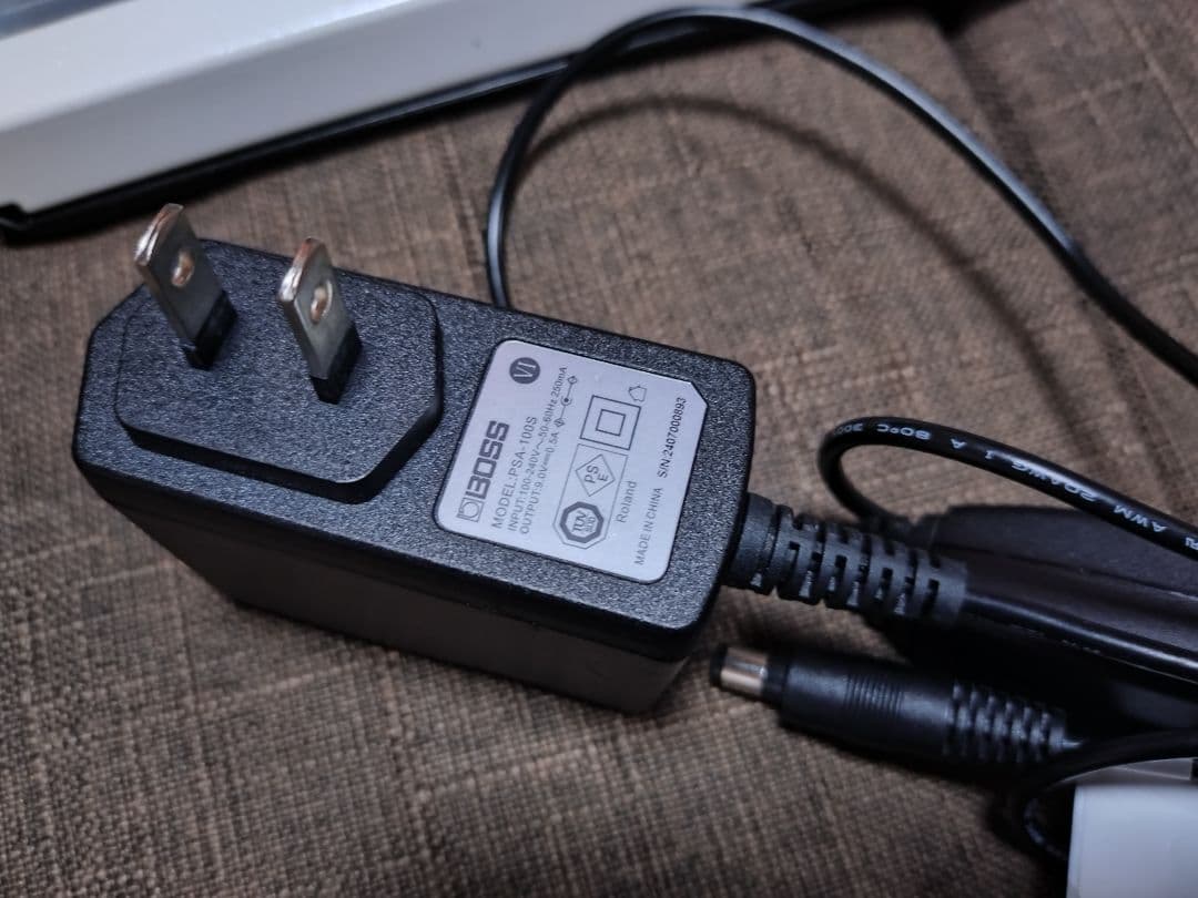 BOSS GT-1 　専用アダプタPSA-100S・GT-1の教科書　箱付き