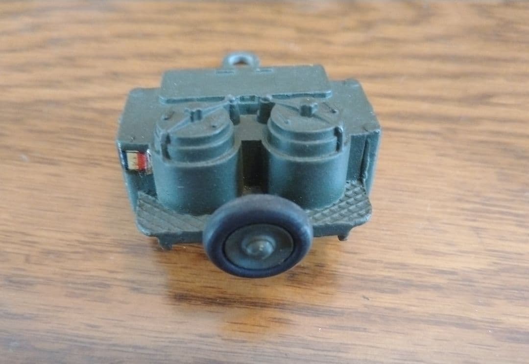DINKY野戦炊事車と牽引トラクター823 688